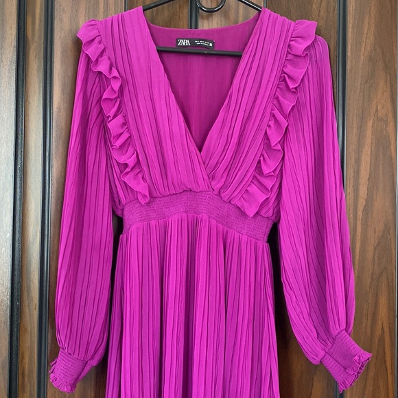 Zara Dresses & Skirts - Purple midi dress
